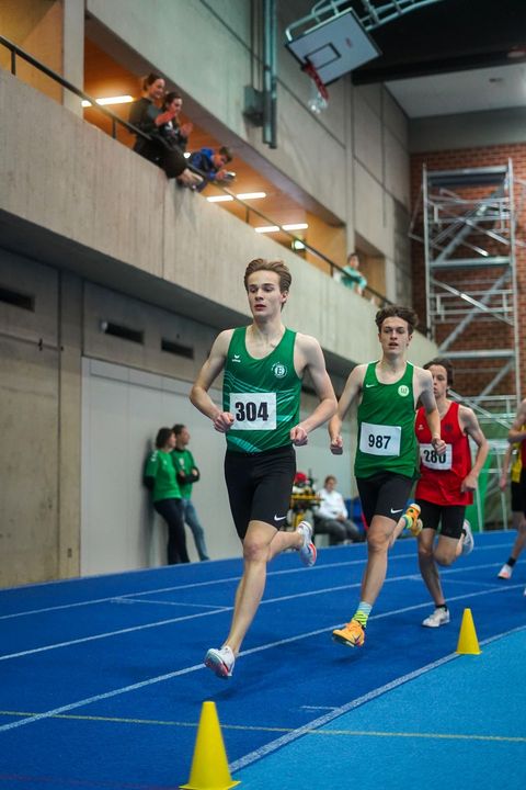 Paul Euskirchen wird dreifacher Landesmeister auf der Laufbahn 
