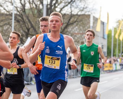Jonas Kulgemeyer gewinnt auch bei Landesmeisterschaften über 5 Kilometer