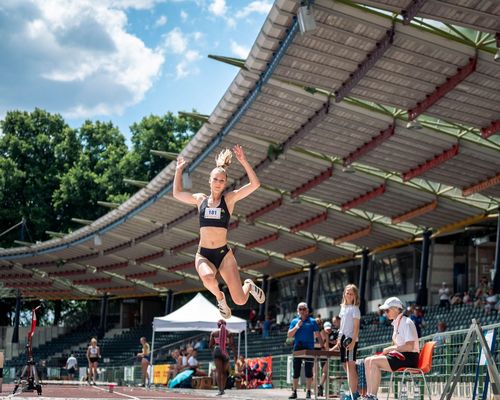 WM: Merle Homeier springt bei schwierigen Windverhältnissen zu 6,09 Meter